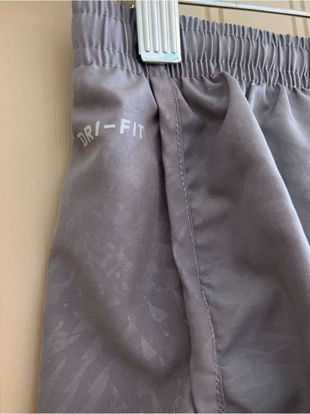 Nike Tempo Modern Embossed Running Shorts Women’s Size small - Picture 3 of 6